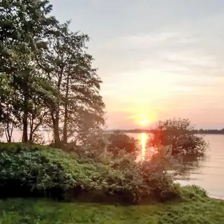 Seeblick Mit Sauna By Interhome * Flessenow